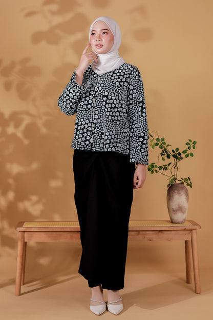 Bunga Kebaya Set in Dahlia (Black)