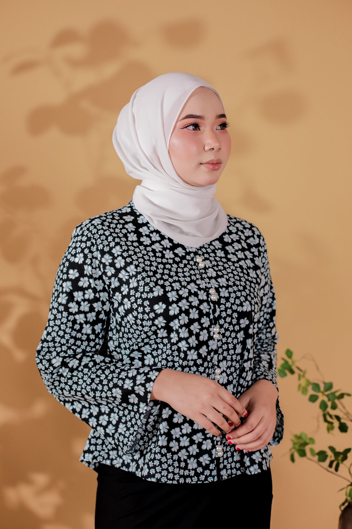 Bunga Kebaya Set in Dahlia (Black)